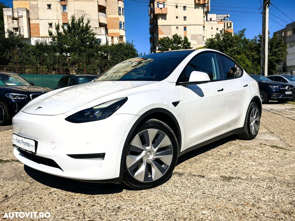 Tesla Model Y Long Range Dual Motor AWD - 3
