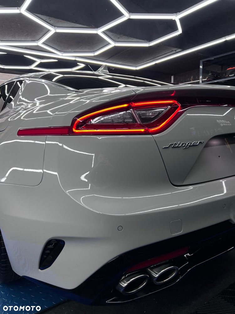 Kia Stinger - 4