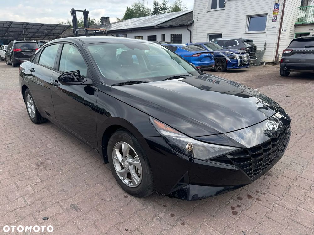 Hyundai Elantra - 1