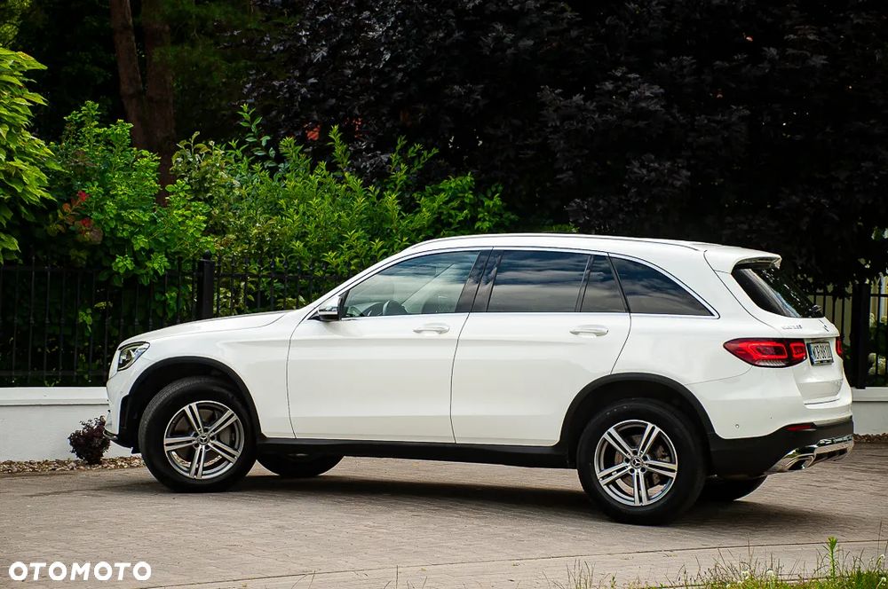 Mercedes-Benz GLC 300 4Matic 9G-TRONIC AMG Line - 19