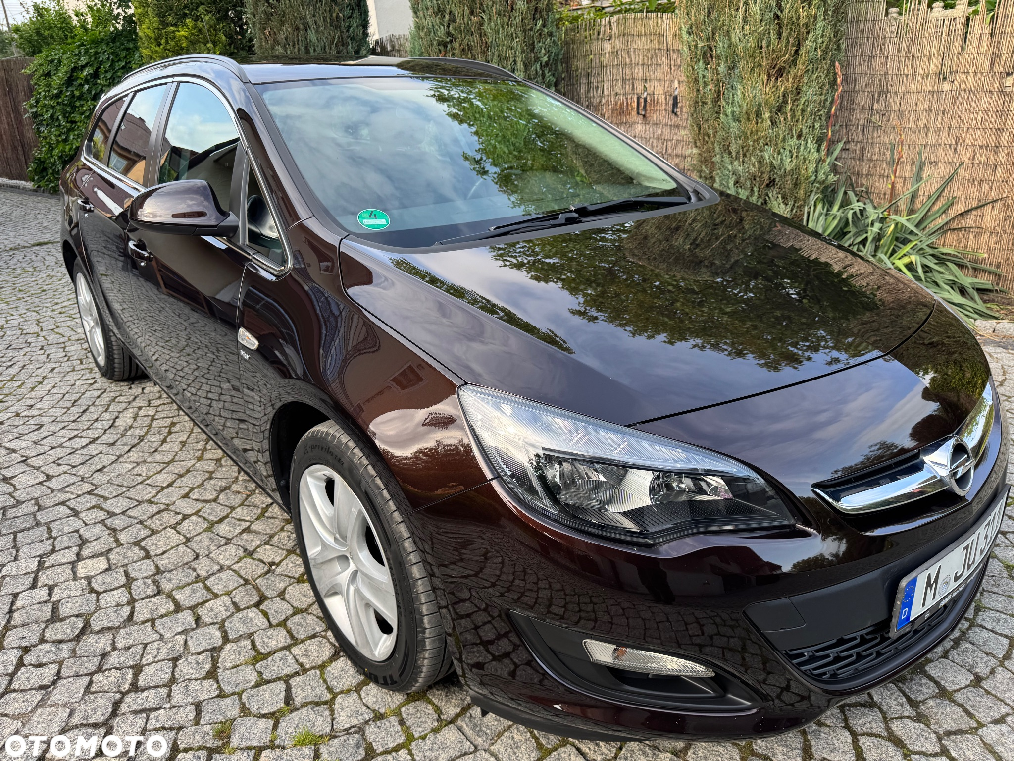 Opel Astra IV 1.4 T Cosmo - 2