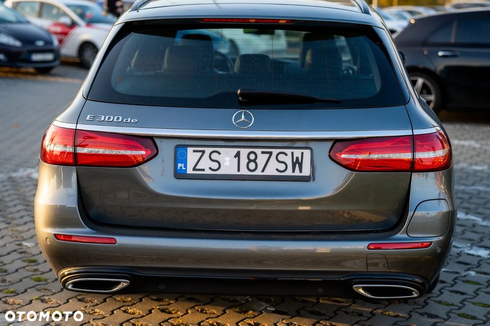 Mercedes-Benz Klasa E - 27