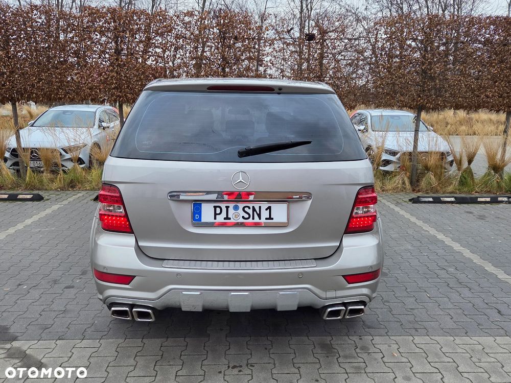 Mercedes-Benz ML - 8