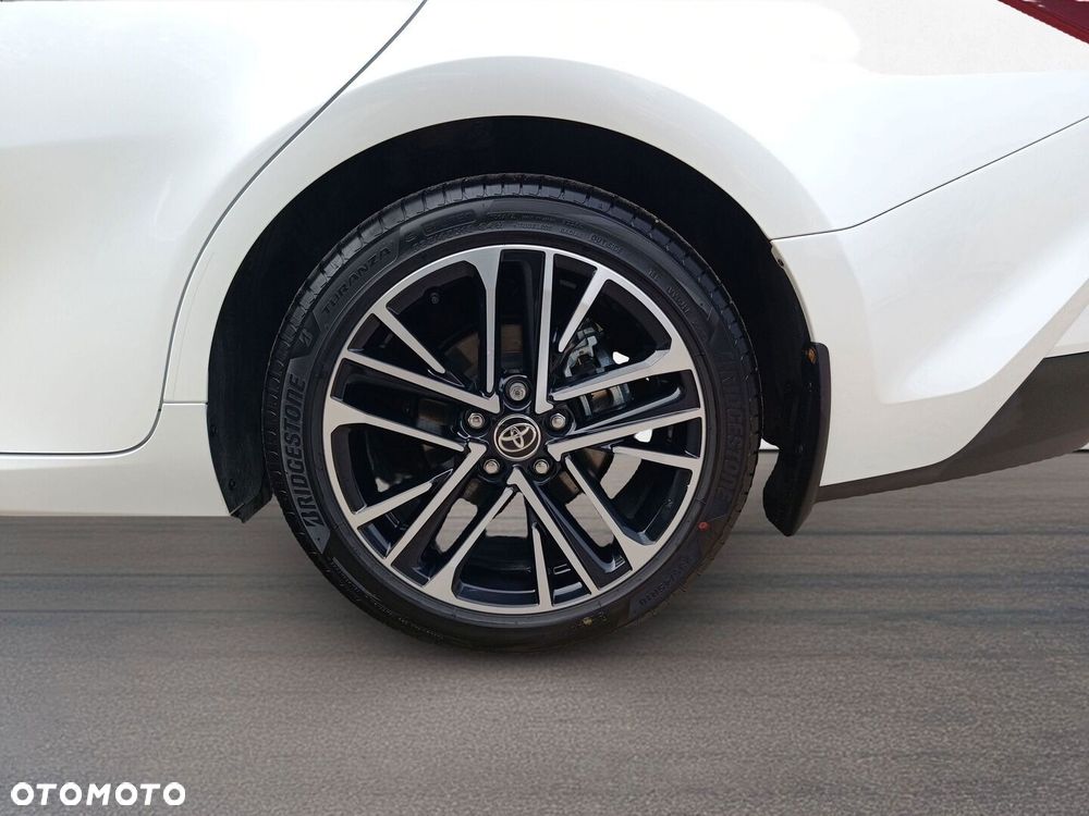 Toyota Camry - 19