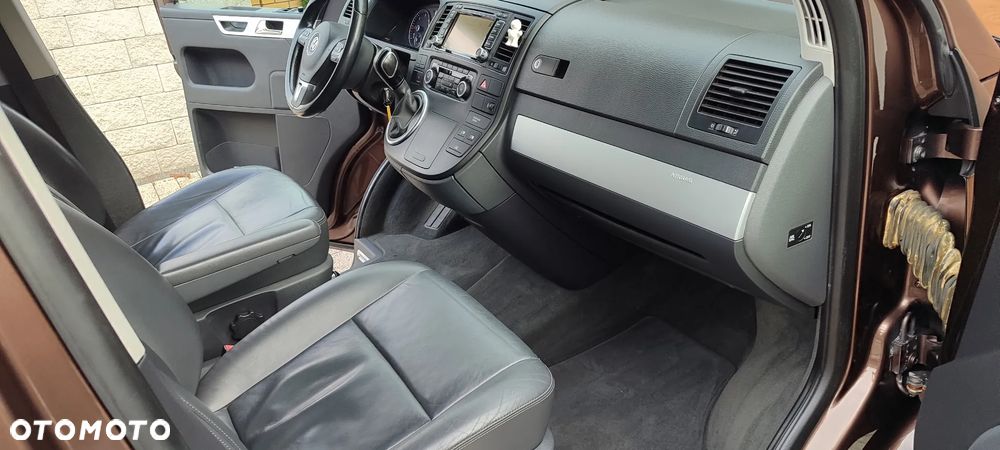 Volkswagen Multivan - 10