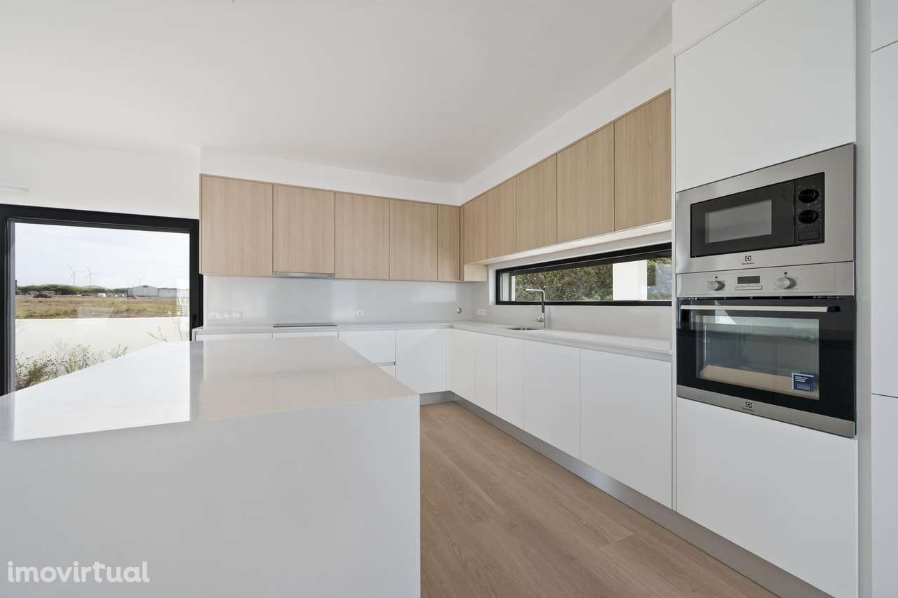 Moradia Isolada T3 com piscina, Porto Covo, Sines - Grande imagem: 4/40