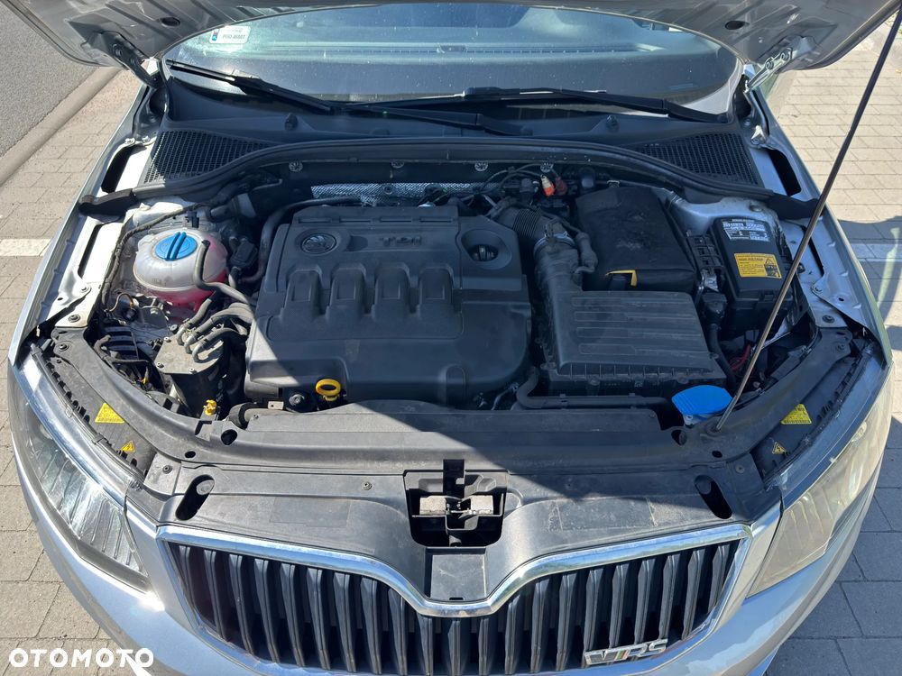 Skoda Octavia 2.0 TDI DSG RS - 32
