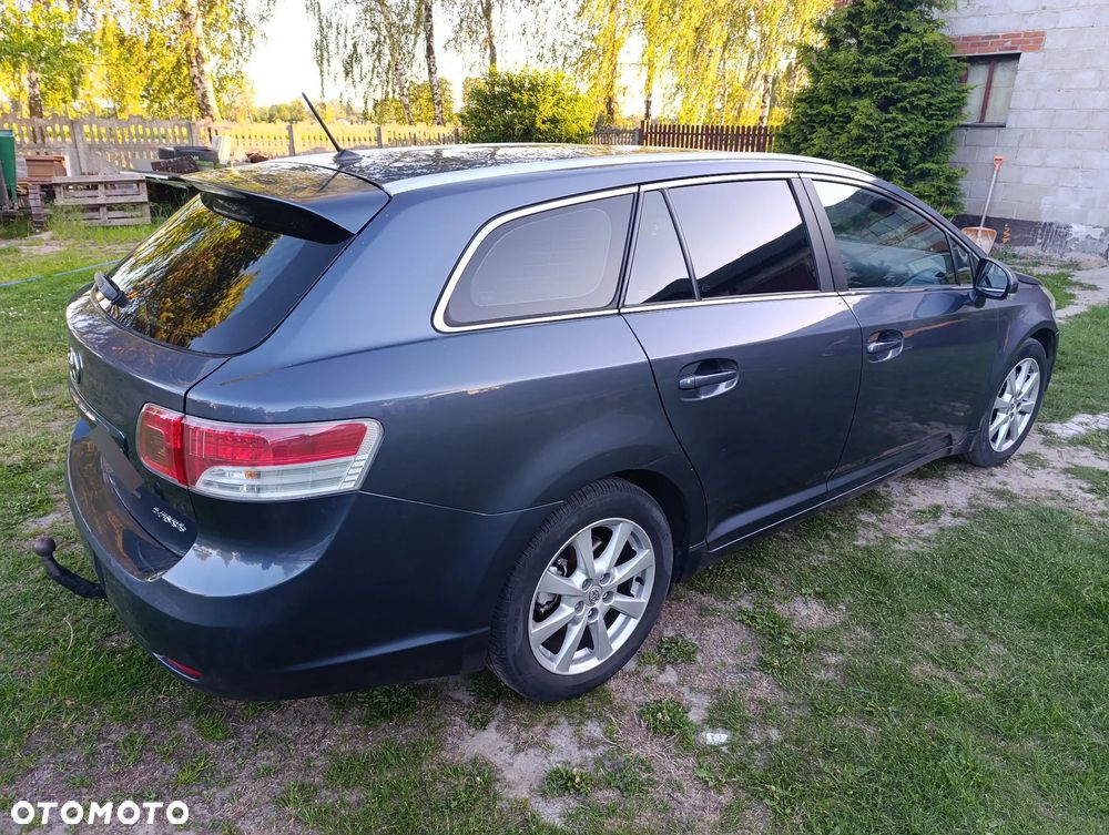 Toyota Avensis 2.2 D-4D Sol - 12