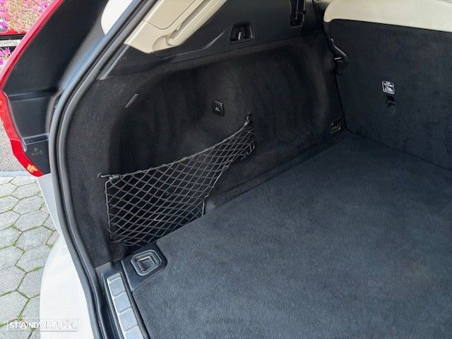 Volvo XC 60 2.0 D4 Inscription AWD Geartronic - 18