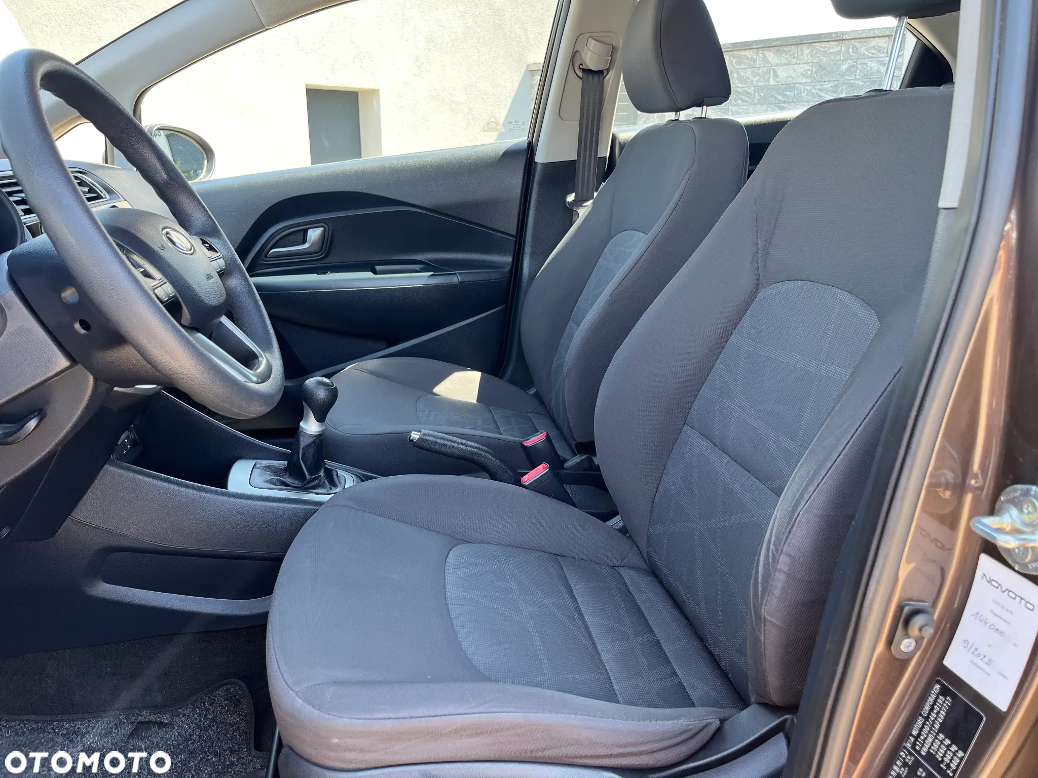 Kia Rio - 12