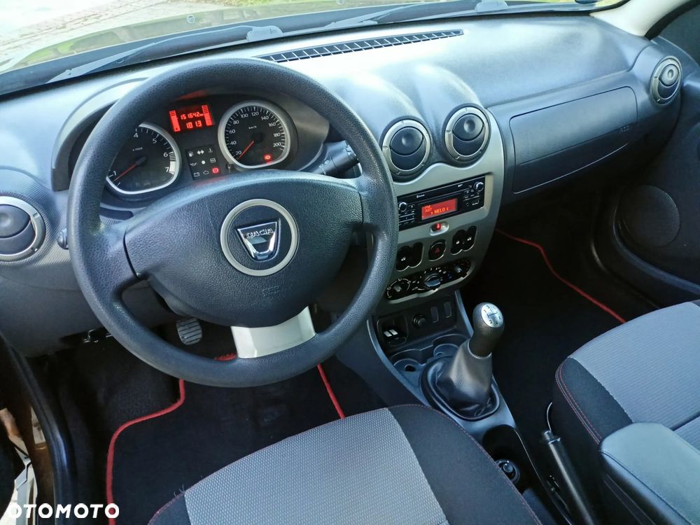 Dacia Duster 1.6 16V 105 4x2 Laureate - 16