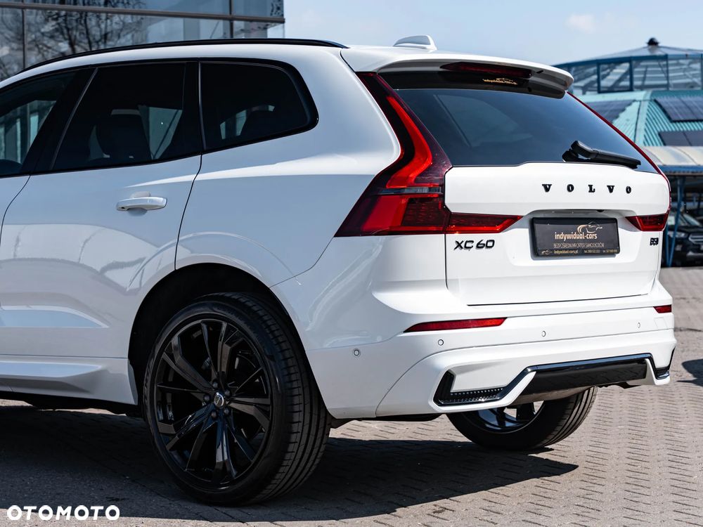 Volvo XC 60 B5 B AWD Plus Dark - 11