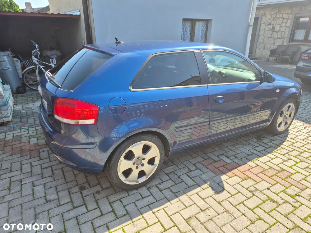 Audi A3 3-drzwiowe 2.0 FSI Attraction - 6