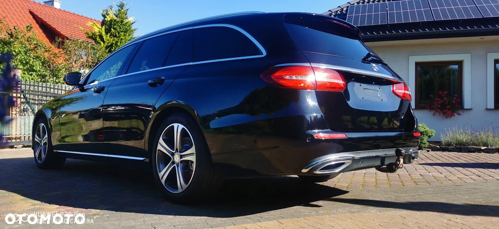 Mercedes-Benz Klasa E 220 d 4-Matic 9G-TRONIC - 2