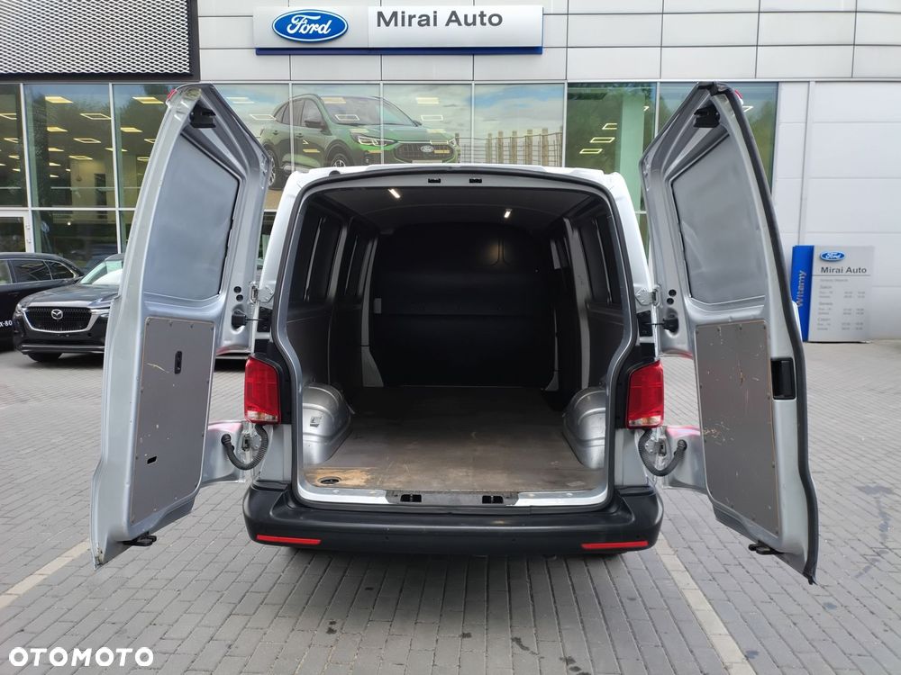 Volkswagen Transporter - 11