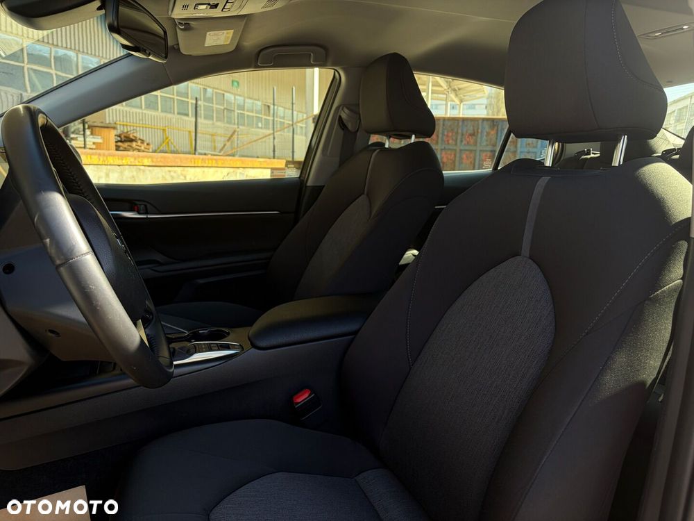 Toyota Camry 2.5 Hybrid Comfort CVT - 38