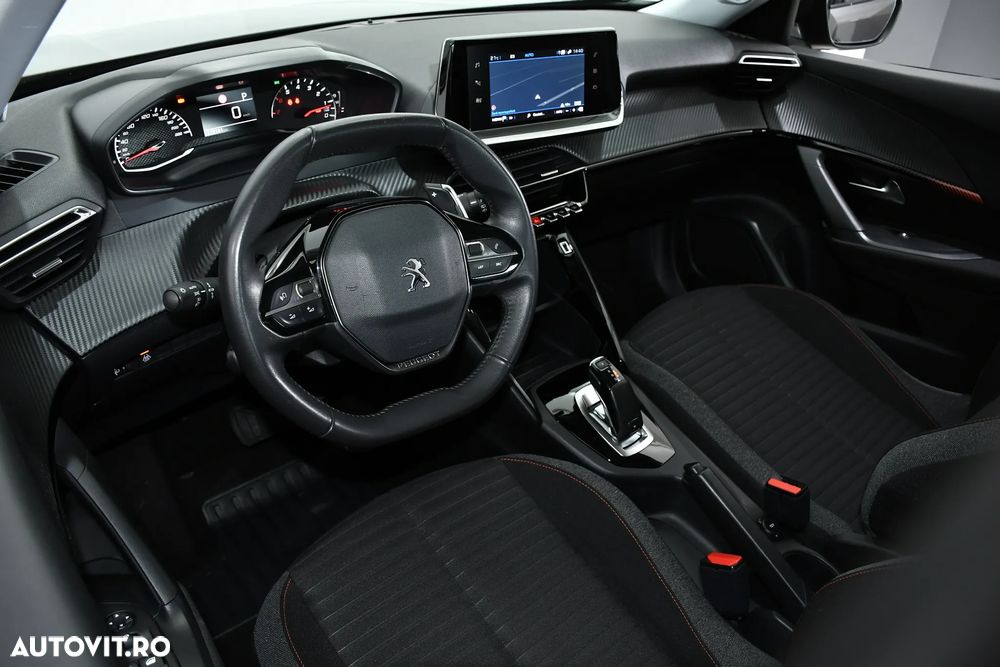 Peugeot 2008 1.2 L PureTech STT EAT8 Allure - 4
