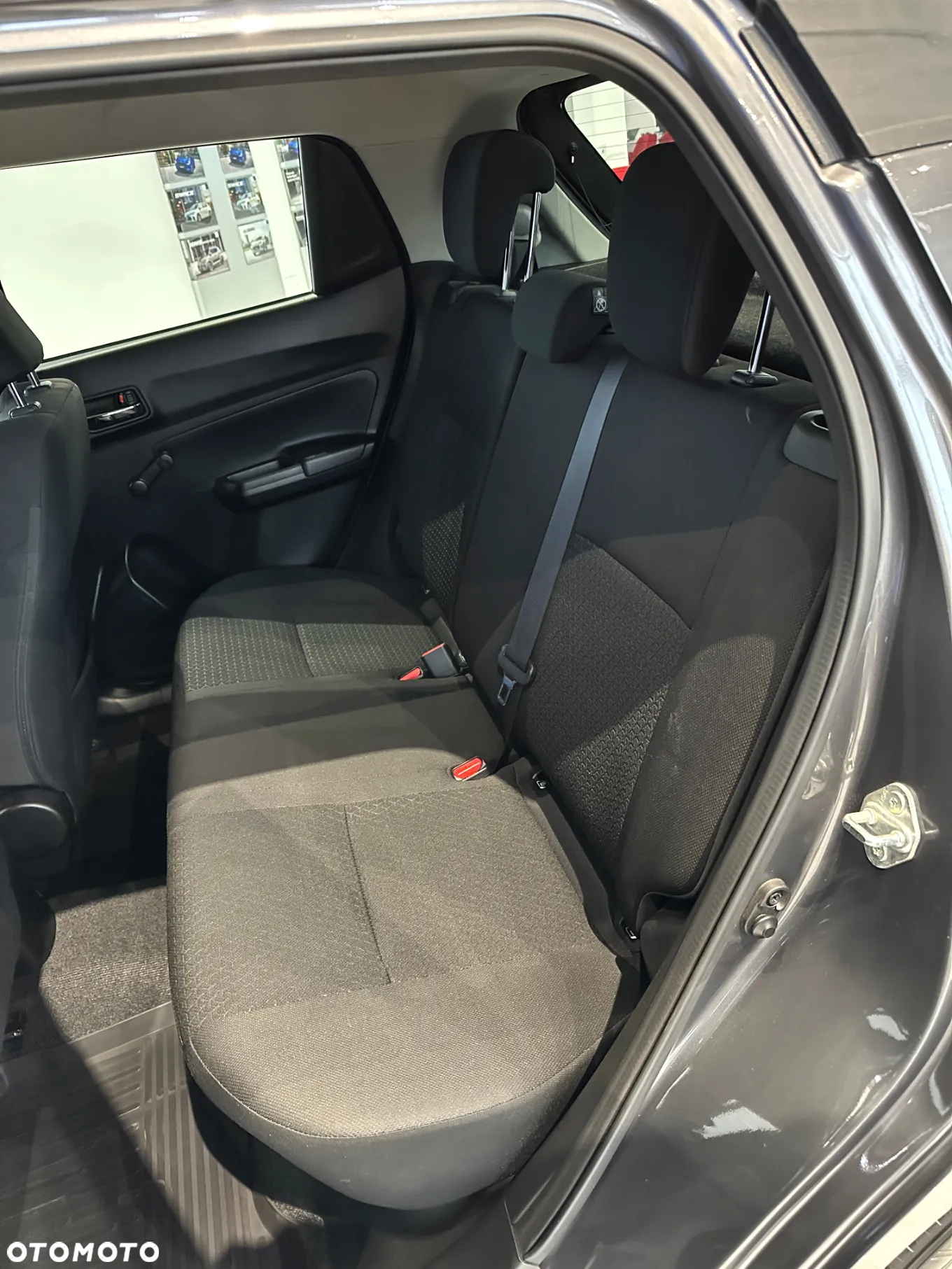 Suzuki Swift 1.2 Premium Plus CVT - 31
