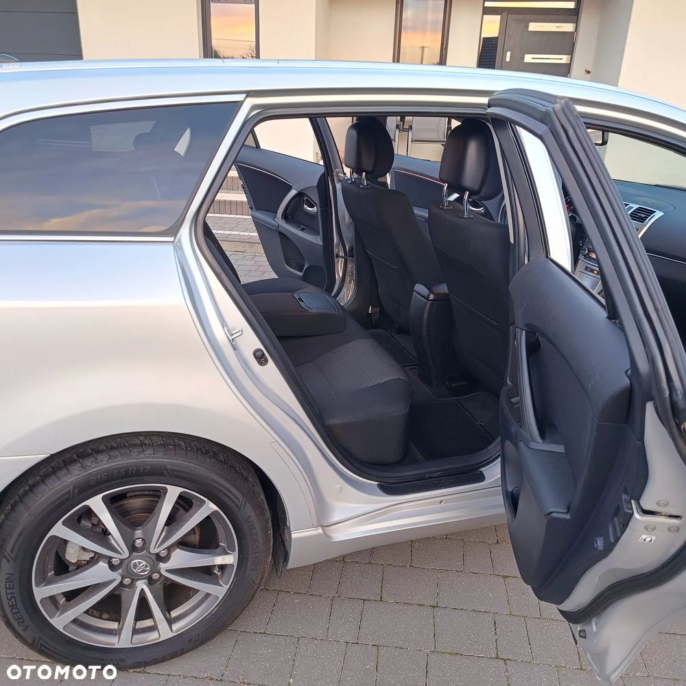 Toyota Avensis 2.0 D-4D - 21