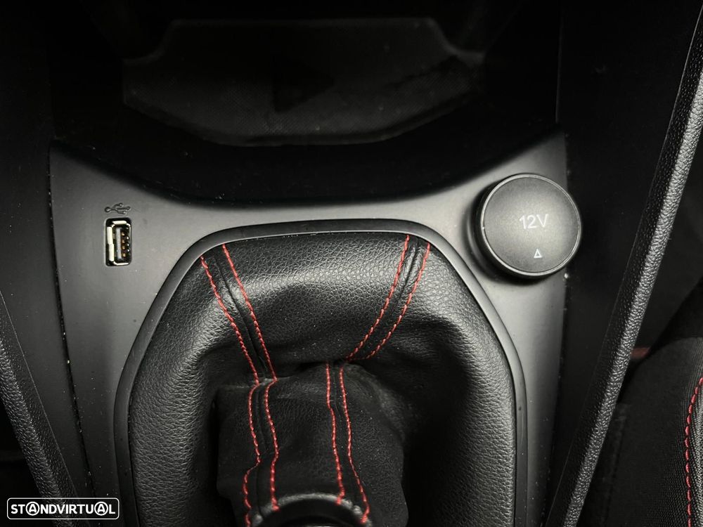 Ford Fiesta 1.0 EcoBoost ST-Line - 34