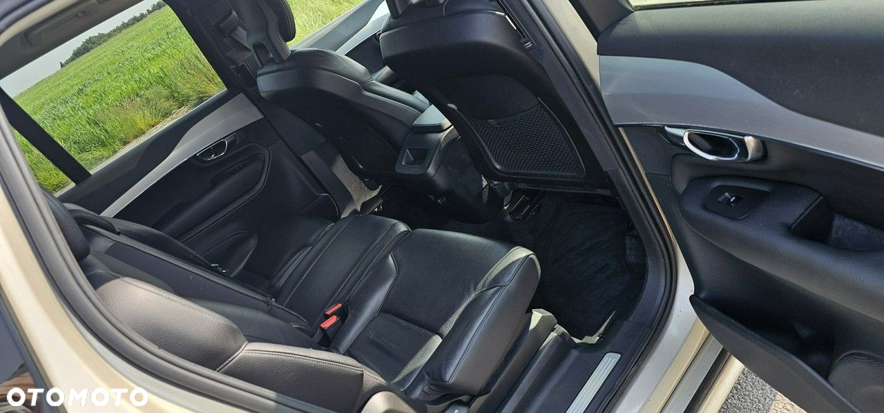 Volvo XC 90 - 13