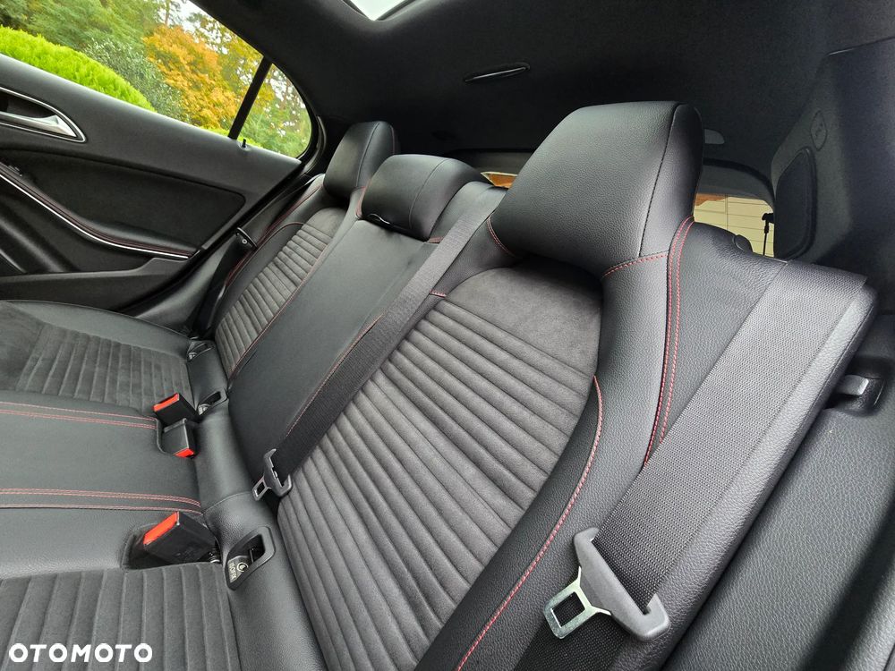 Mercedes-Benz GLA 220 4-Matic AMG Line - 9