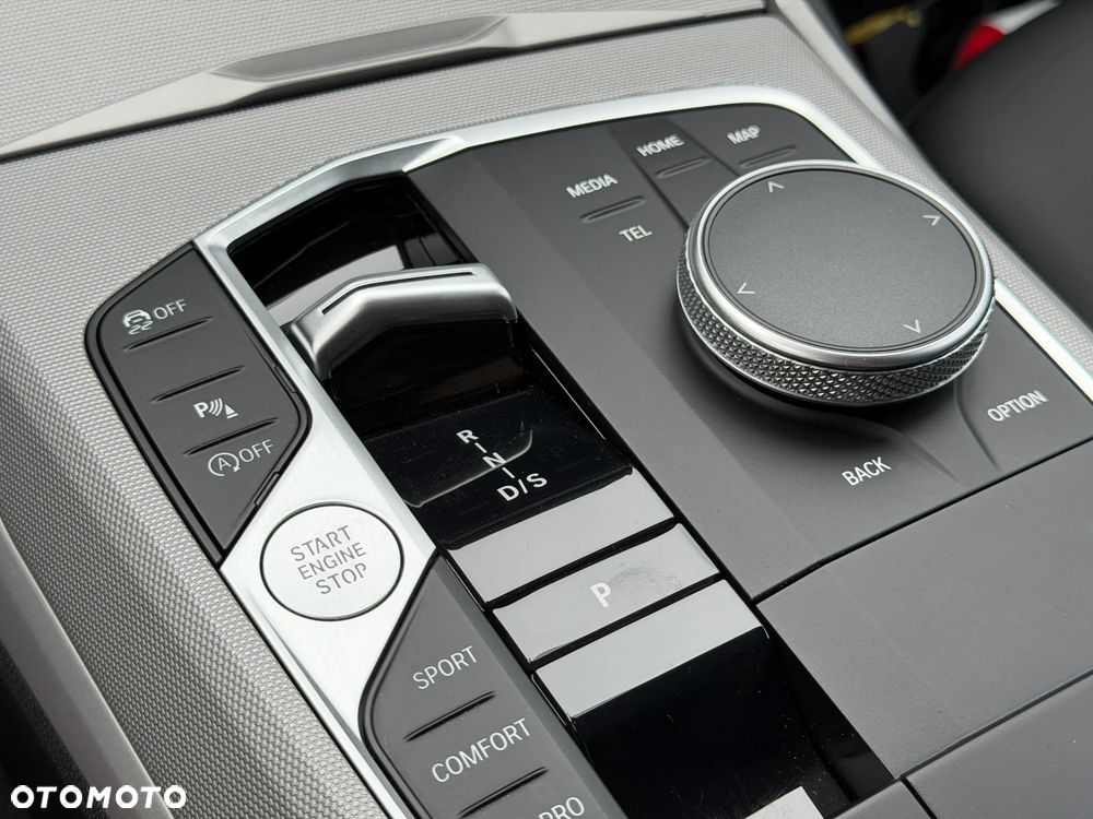 BMW Seria 3 318i M Sport - 25
