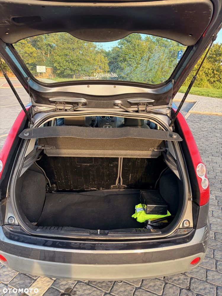 Ford Fiesta - 15