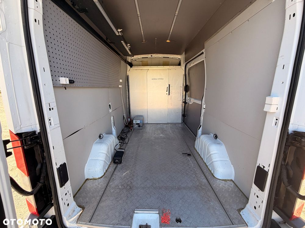 Ford Transit - 12