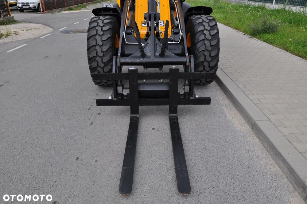 JCB WLS 409 SV FABRYCZNIE NOWA ! DOSTĘPNA OD RĘKI ! WIDŁY DO PALET SZYBKOZŁĄCZE HYDRAULICZNE - 24