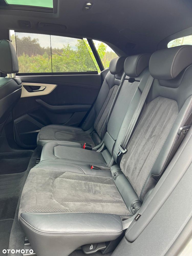 Audi SQ8 - 12
