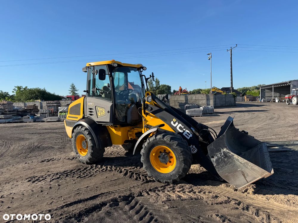 JCB 409 - 4