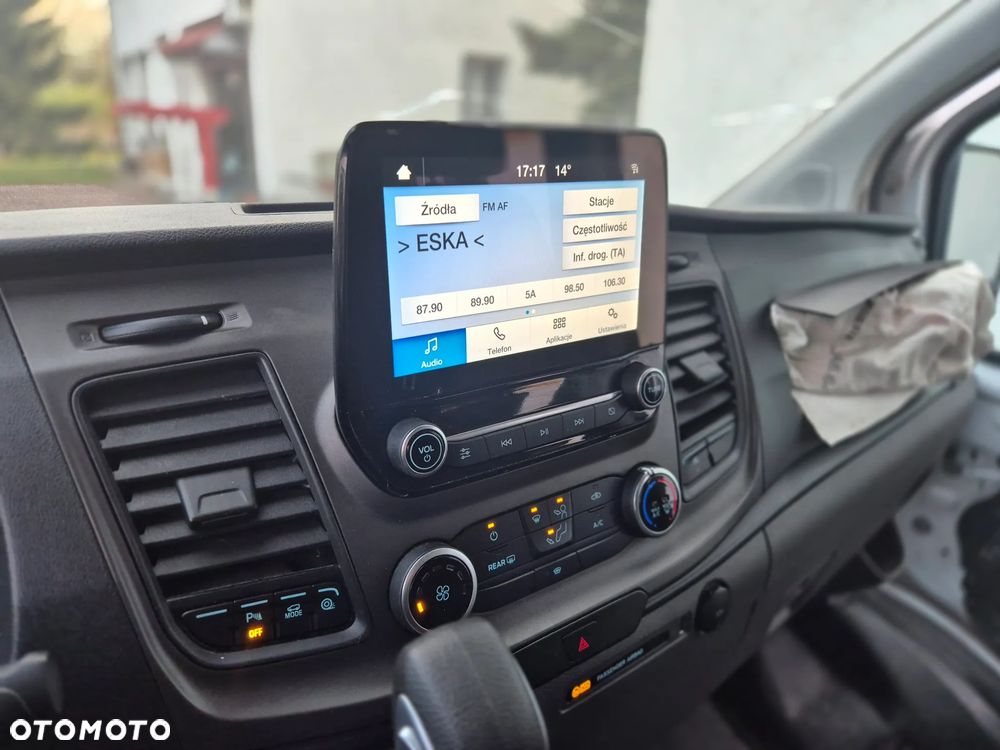 Ford Transit Custom 320 L2H1 Limited (bryg.) - 22