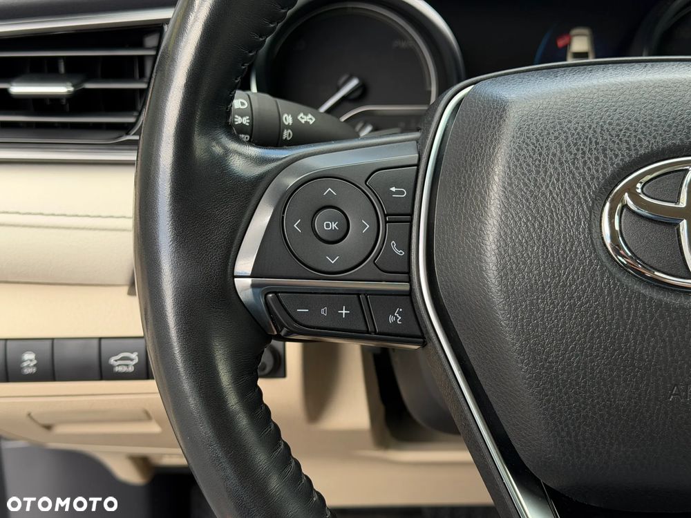 Toyota Camry 2.5 Hybrid Executive CVT - 16