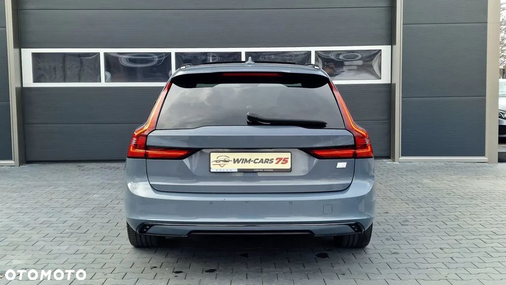 Volvo V90 T8 AWD Plug-In Hybrid R-Design - 11