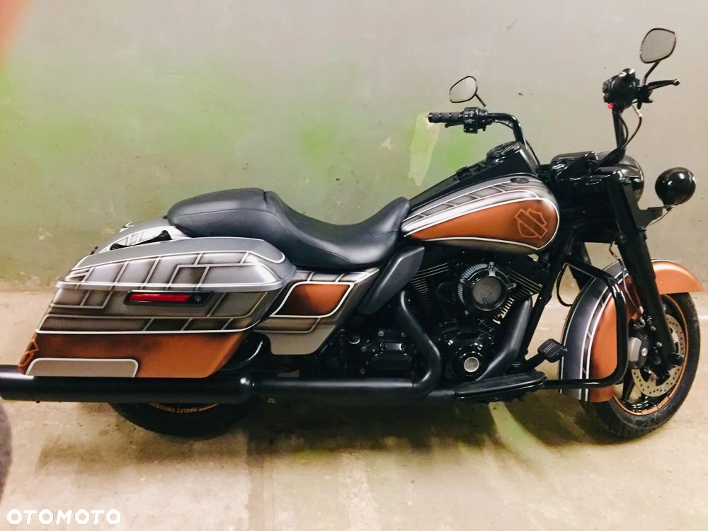 Harley-Davidson Touring Road King - 2