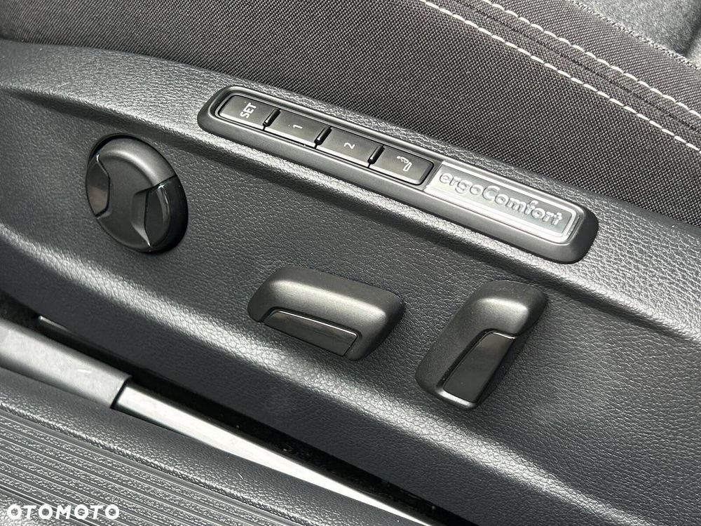 Volkswagen Passat - 27