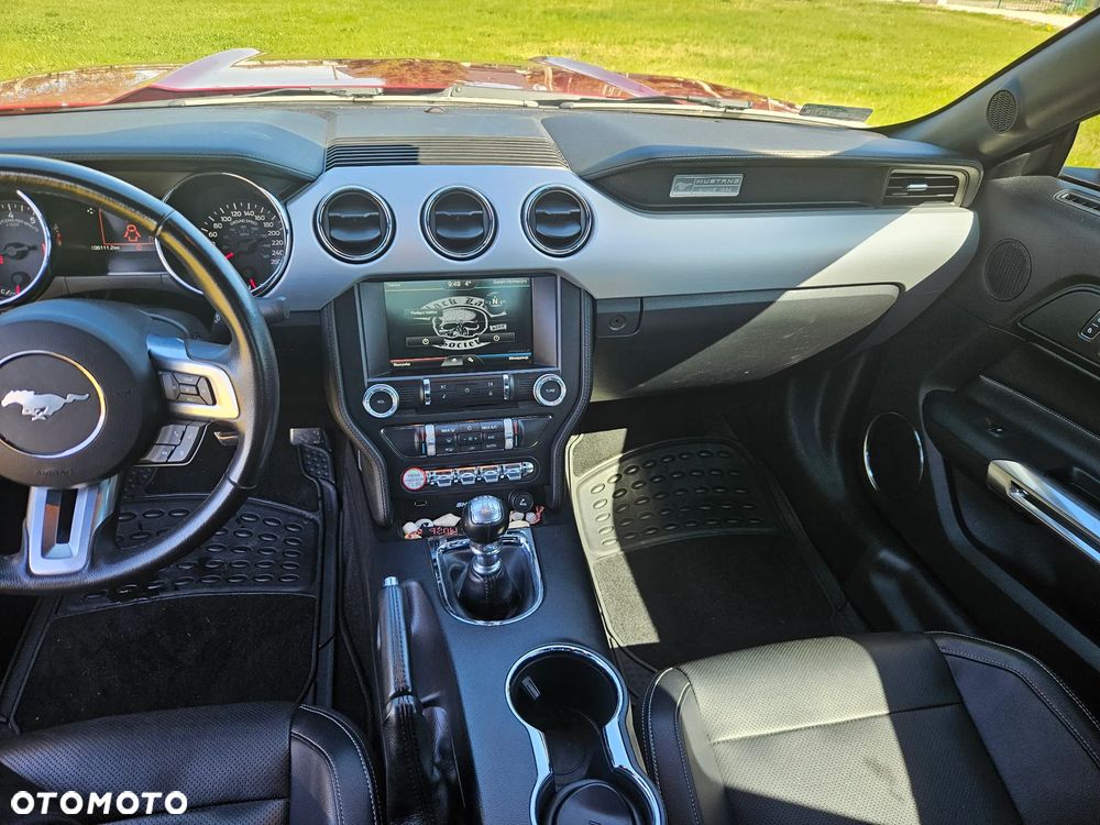 Ford Mustang - 7
