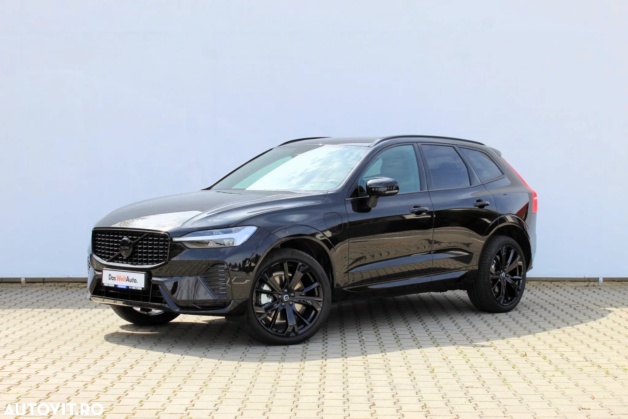 Volvo XC 60 T8 AWD AT PHEV Plus Black Edition - 1