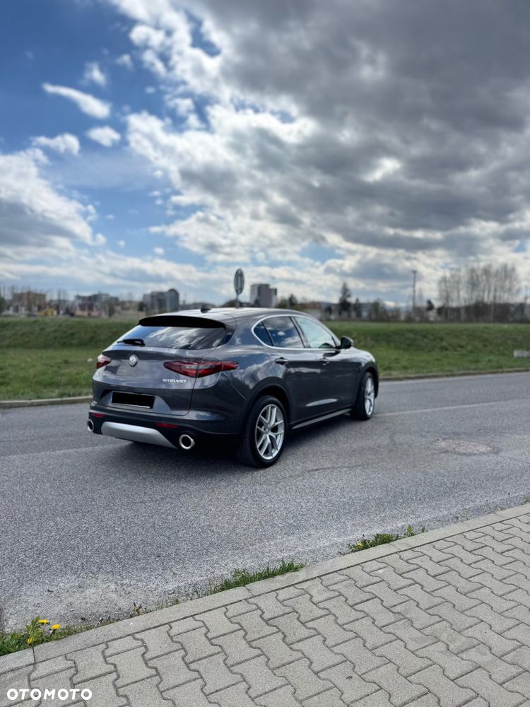 Alfa Romeo Stelvio 2.2 16V AT8-Q4 Super - 4