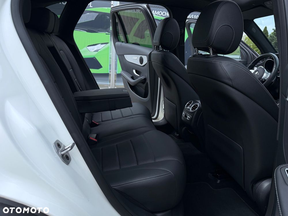 Mercedes-Benz GLC 300 de 4Matic 9G-TRONIC AMG Line - 38