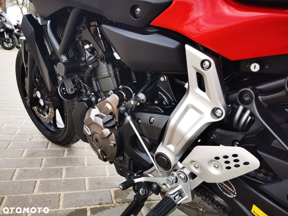 Yamaha MT - 16