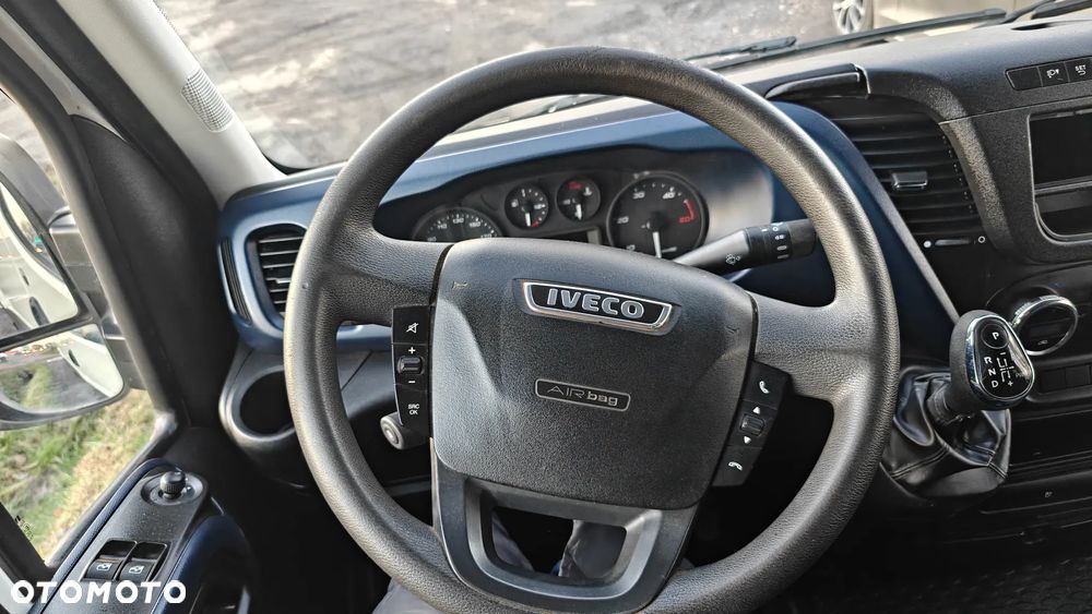 Iveco Daily 35C14  bliźniak brygadówka 7 osób - 16