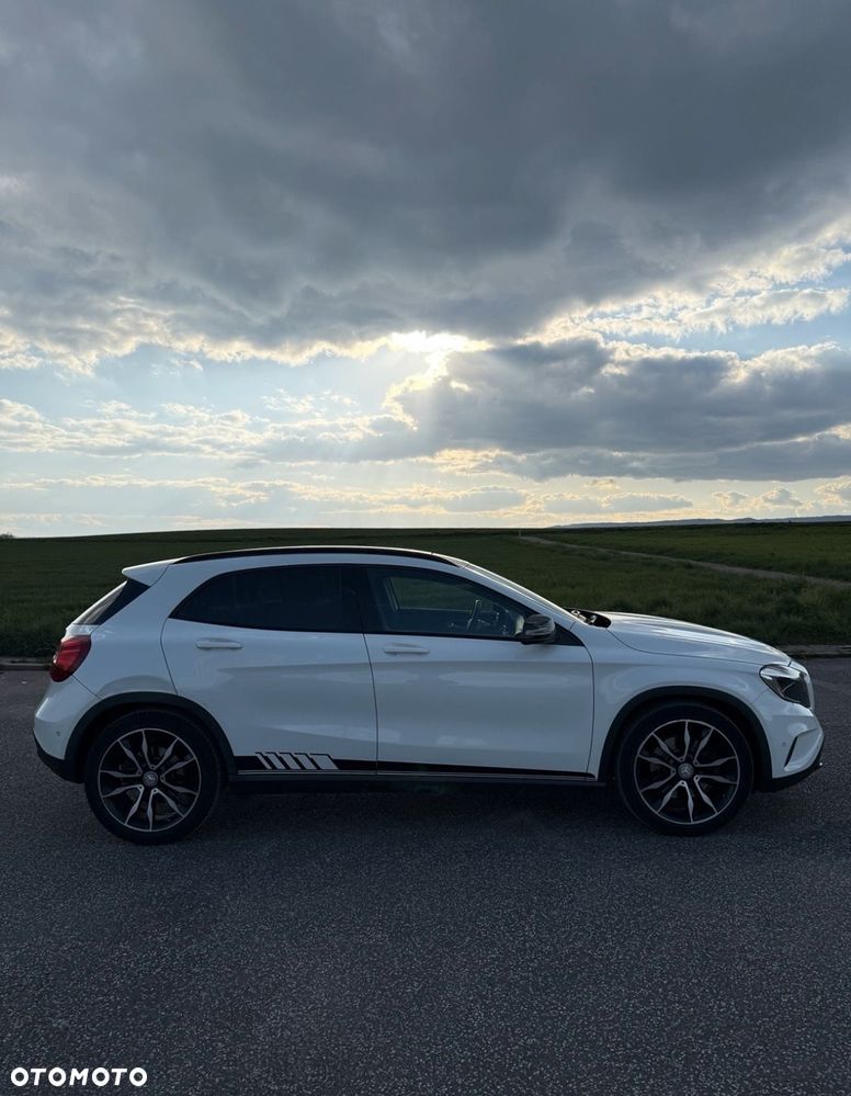 Mercedes-Benz GLA 250 4-Matic - 5