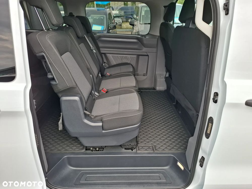 Volkswagen Caravelle - 12