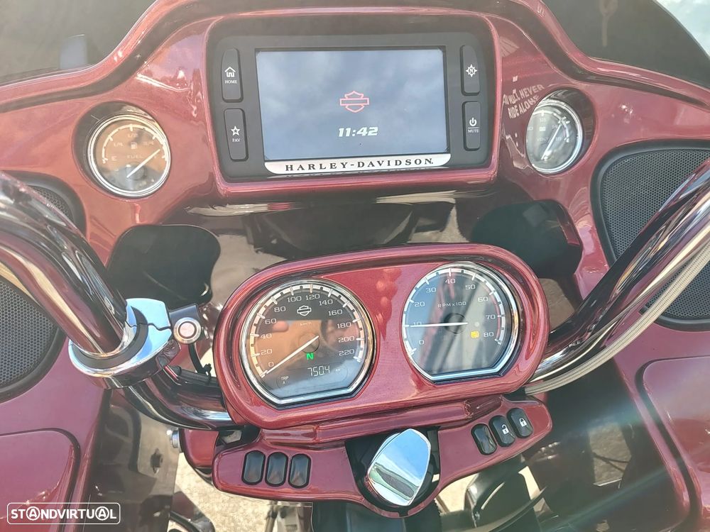 Harley-Davidson Road CVO Road Glide Ultra - 5