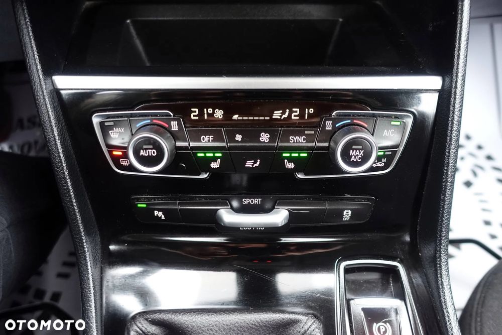 BMW Seria 2 218d Advantage - 29