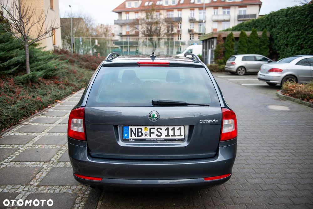 Skoda Octavia 1.8 TSI DSG Laurin & Klement - 15