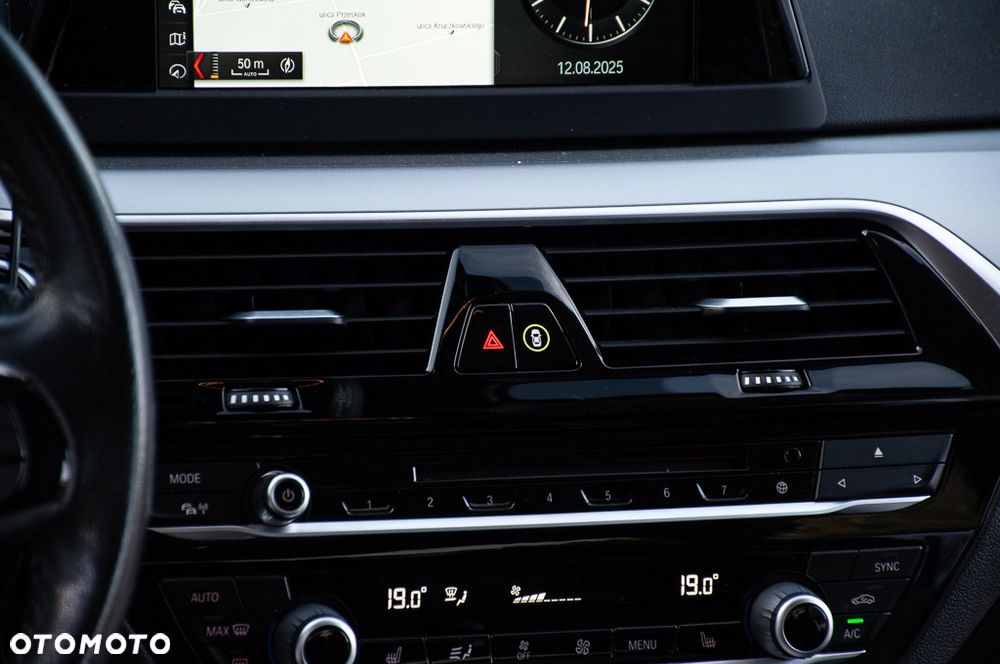 BMW Seria 5 520d Luxury Line - 35