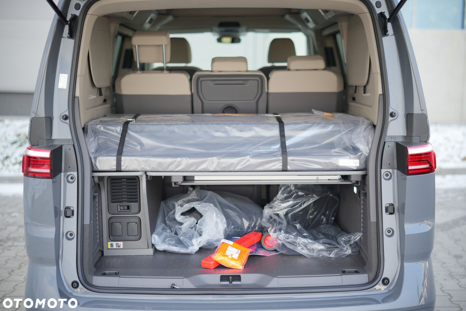 Volkswagen California - 34